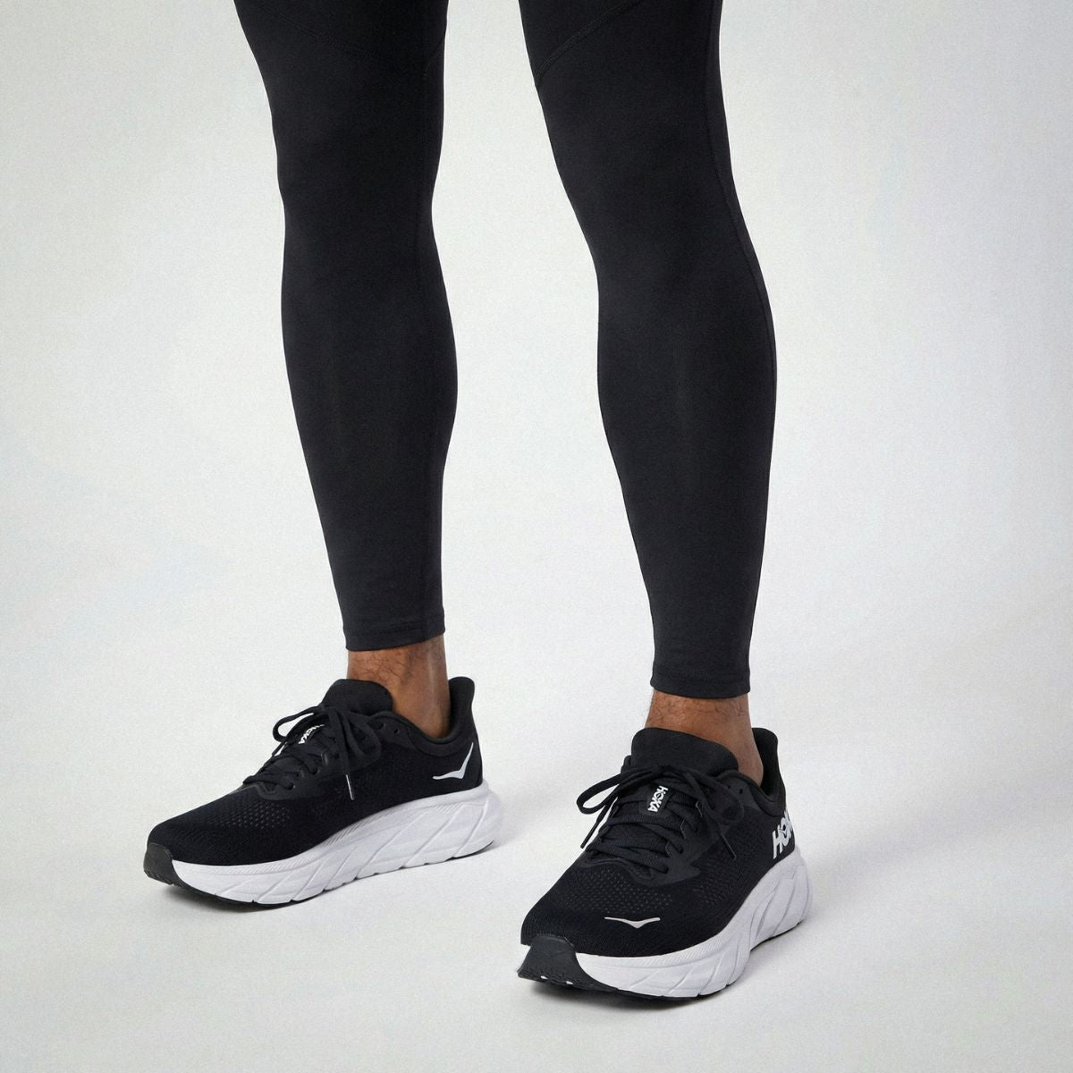 Replacement shoe laces for Hoka Arahi 7 running shoes by Kicks Shoelaces.